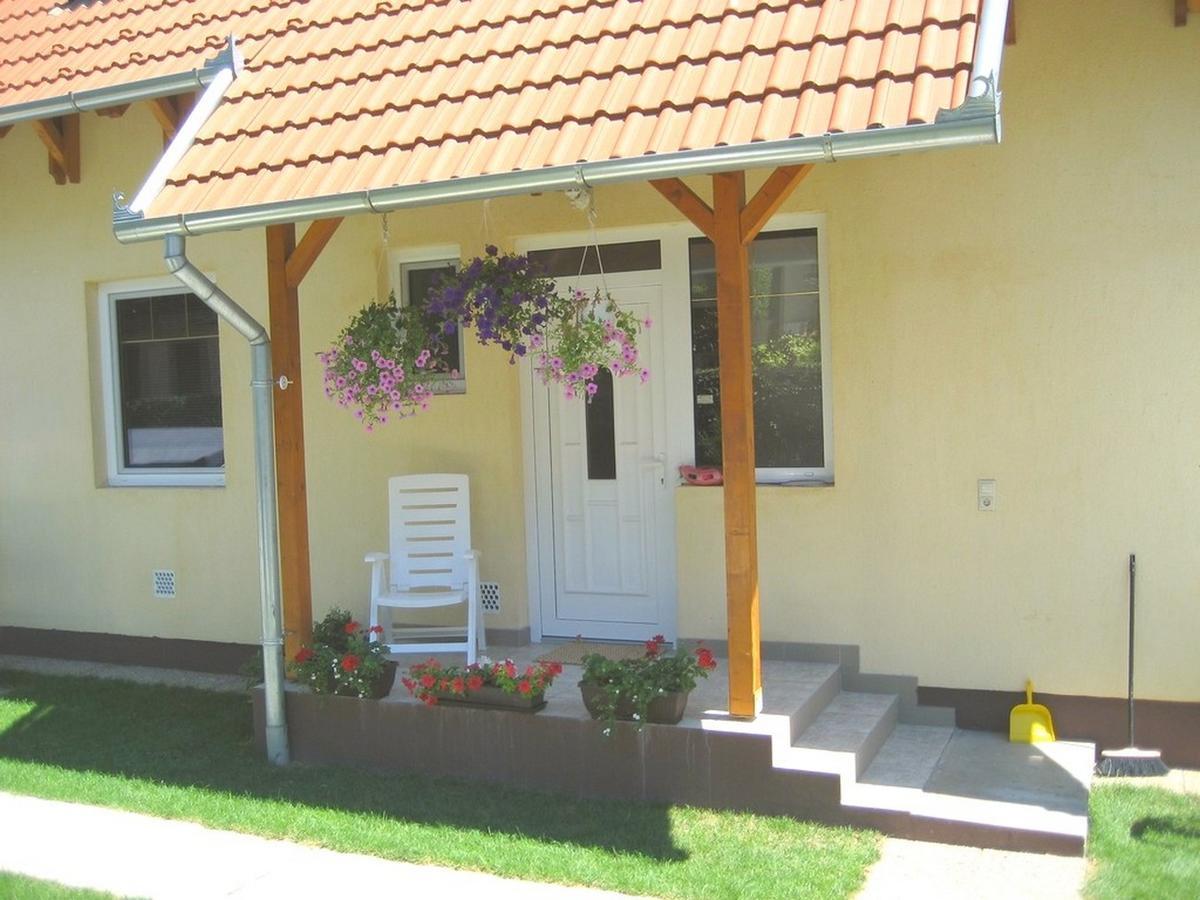 Lala Apartmanok Balatonboglár Exterior photo