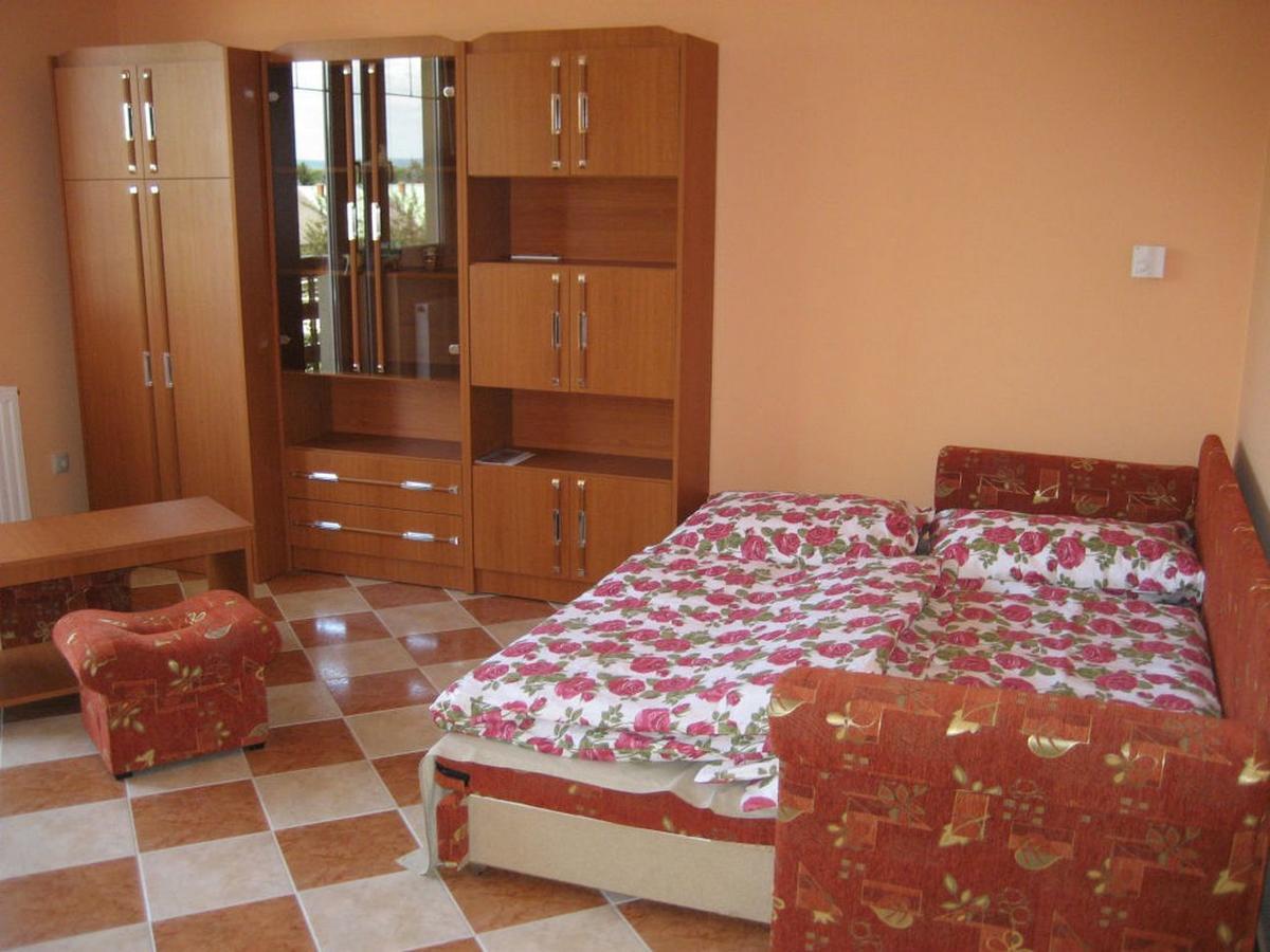 Lala Apartmanok Balatonboglár Exterior photo